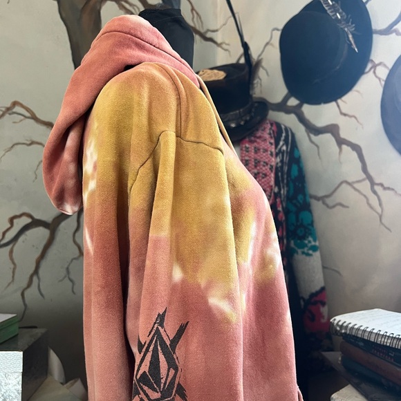 VOLCOM TIE DYE Hoodie - Picture 9 of 16